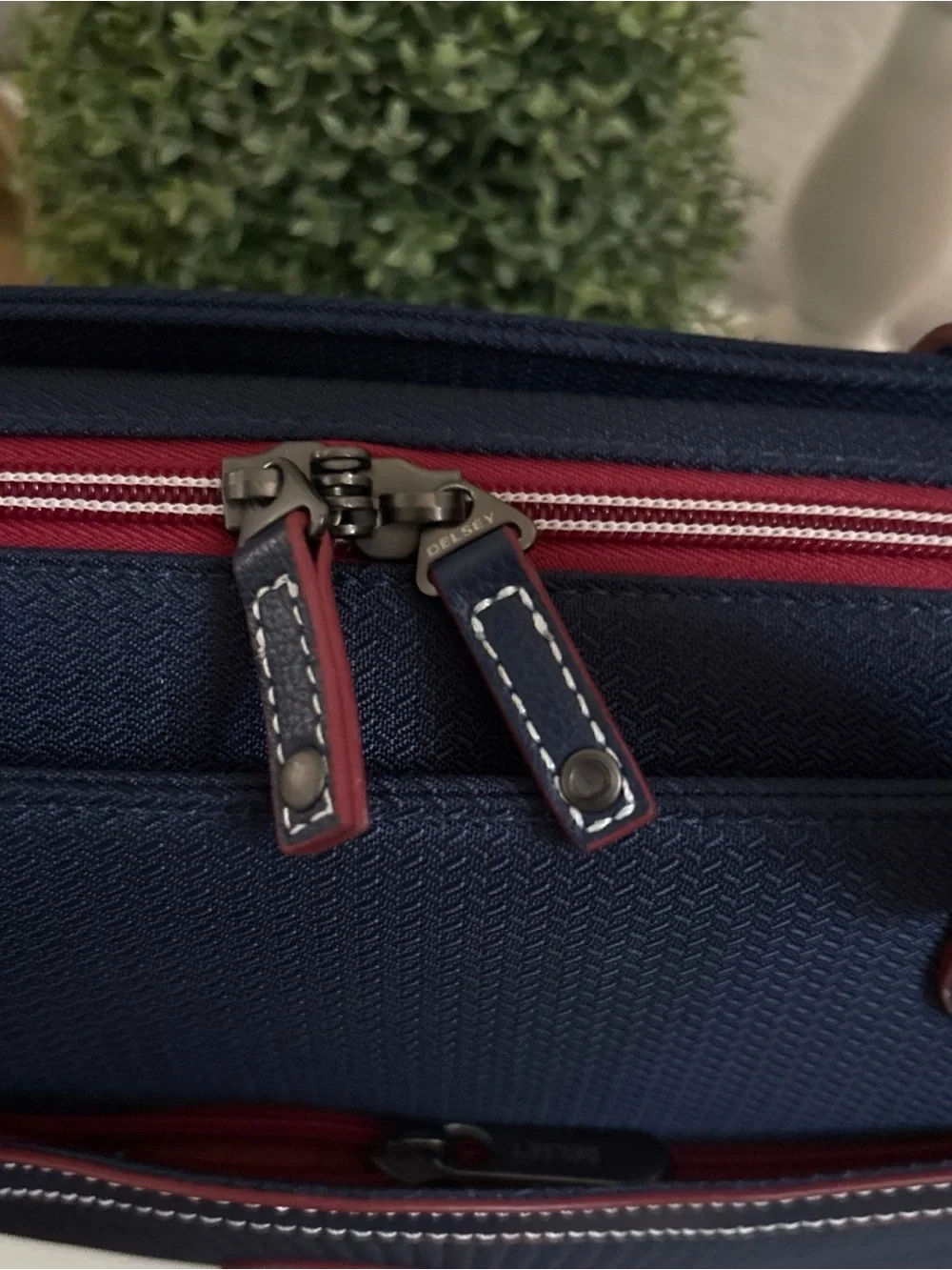 Delsey Paris Chatelet Air 2.0 Laptop shoulder bag-blue EUC